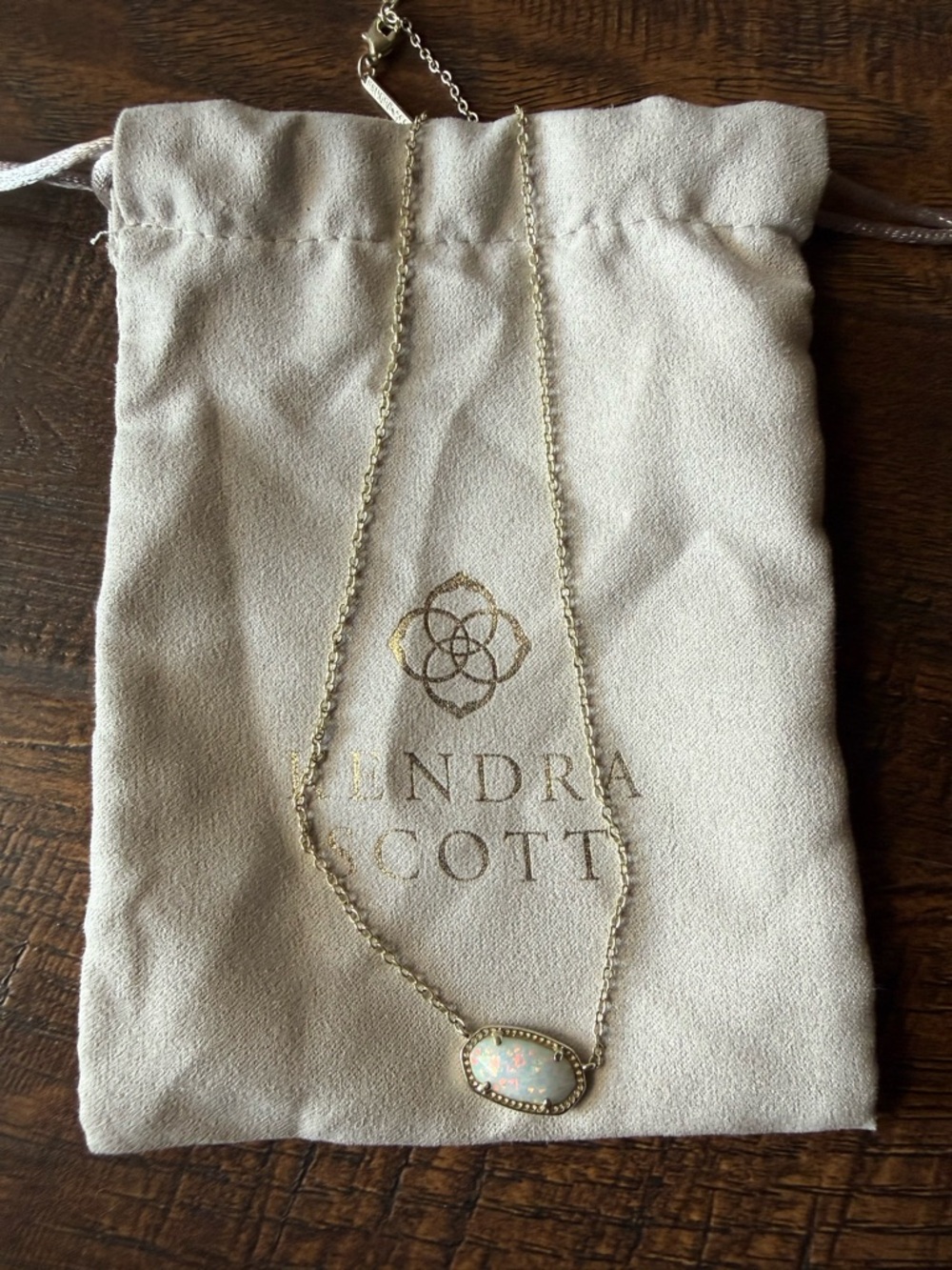 Kendra Scott Gold Opal Pendant Necklace - Iridescent White Opal